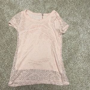 Light pink, lace tee